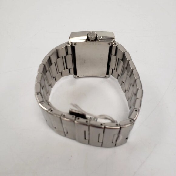 (70632-1) Gucci Chrome Watch - Picture 6 of 14